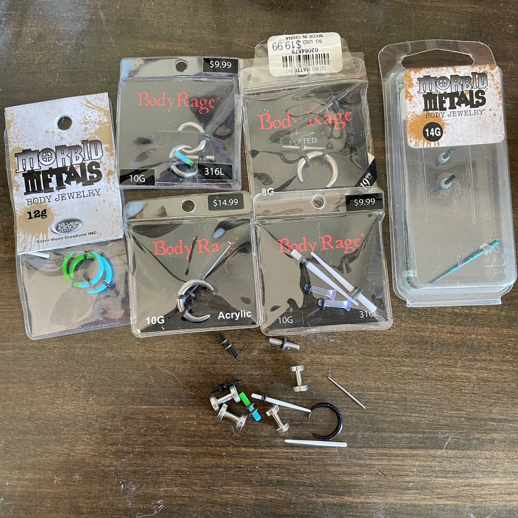 11 Pairs Of Gauge Plugs